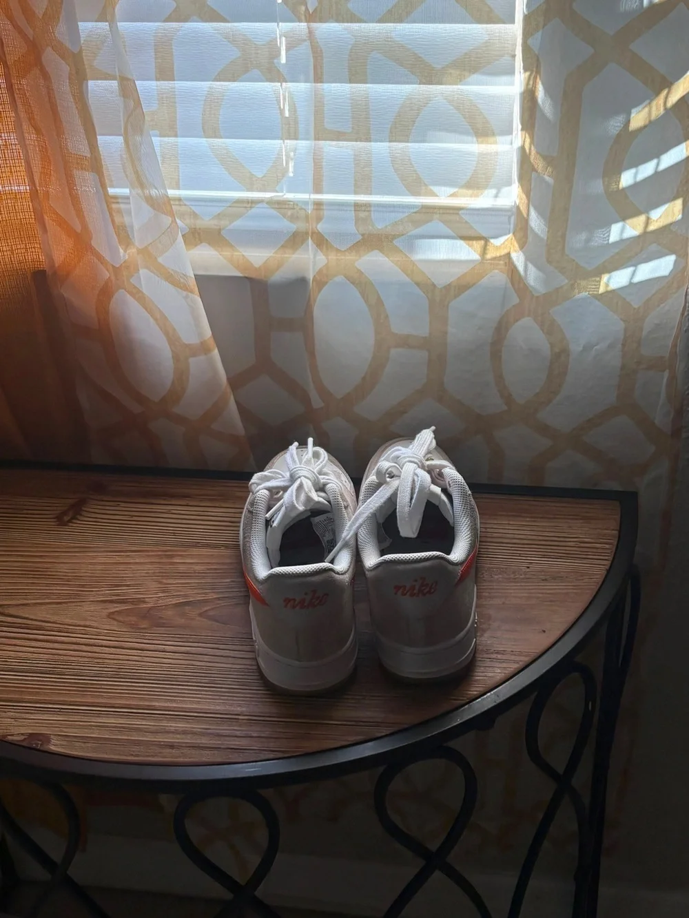 Nike Low-Top Sneakers in White, Beige and Red Swoosh